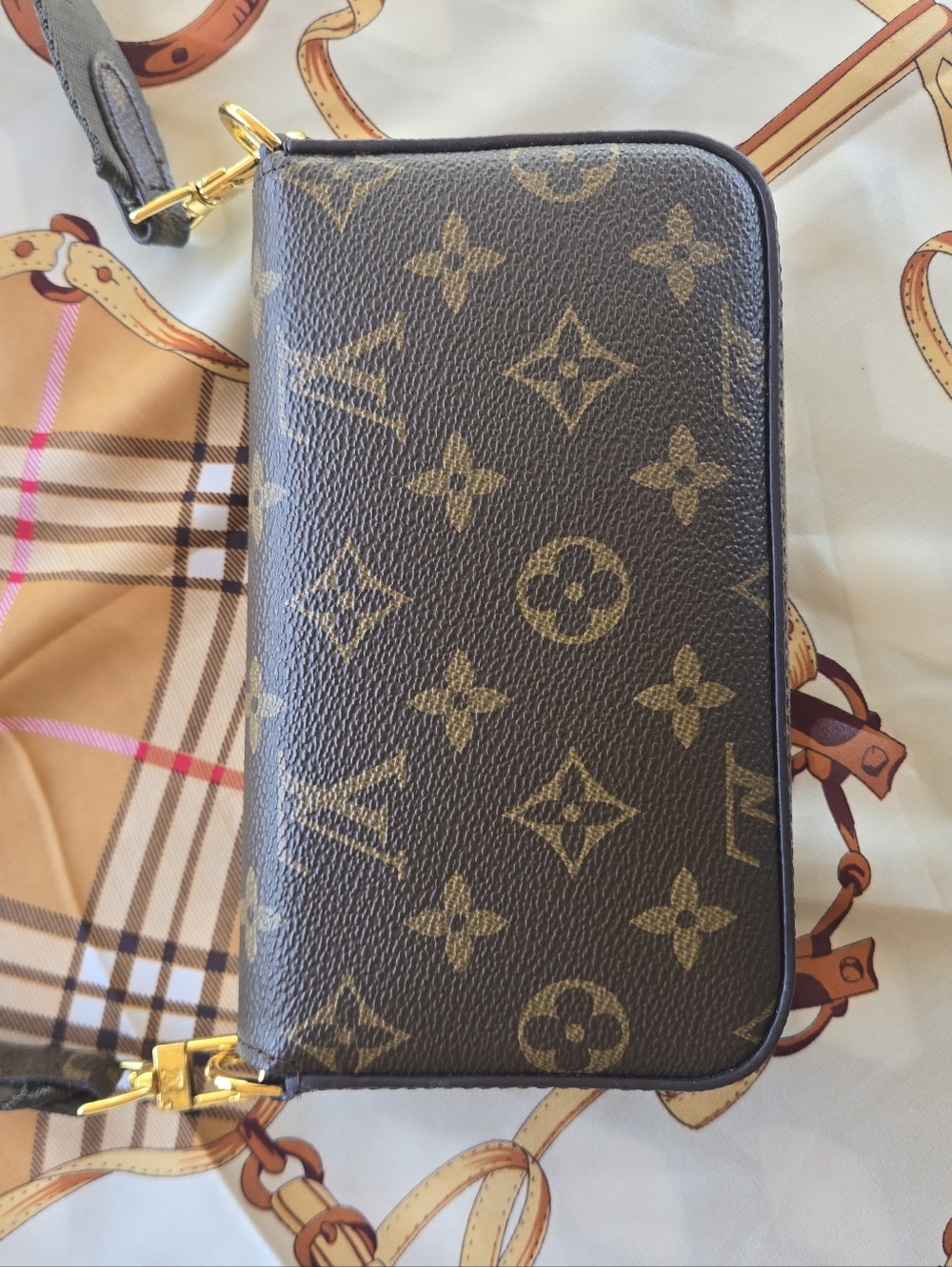 Designer Inspired Brown Monogram Crossbody w/ 2 Straps And Card Holder - Picture 6 of 7